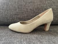 Neue Tamaris Pumps Khaki grün, ungetragen, original verpackt Sachsen - Radeberg Vorschau