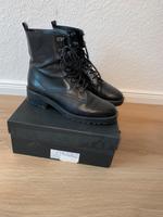Massimo Dutti Boots Stiefeletten 40 schwarz Echtleder Schnürer Niedersachsen - Hameln Vorschau