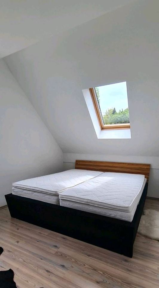 Hülsta Bett mit Nachtkommoden in Landshut