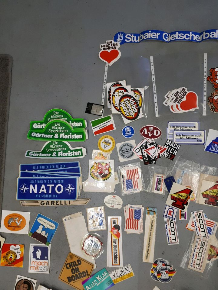 Alte Auto Aufkleber Sticker Decals 80er Jahre in Ruppichteroth