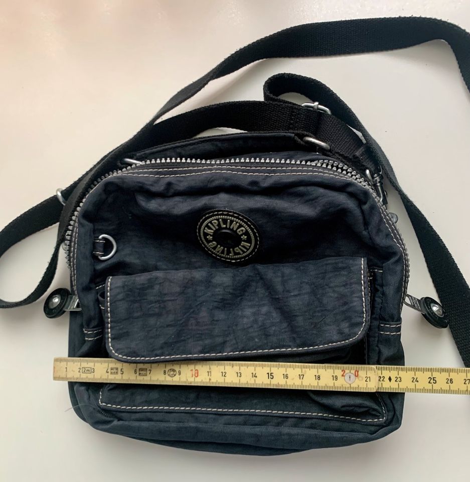 Kipling Tasche, Rucksack, crossbody all in 1 dunkel blau in Temmels