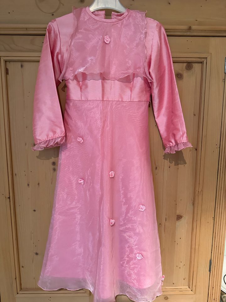 schickes festliches rosa Mächenkleid Kleid gr. 128/134 Wildseide in Wölfersheim