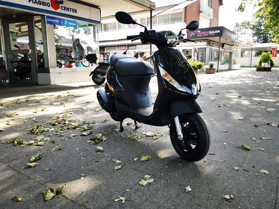 Piaggio ZIP 50, 50er, E5, Schwarz,  Top-Angebot in Hamburg