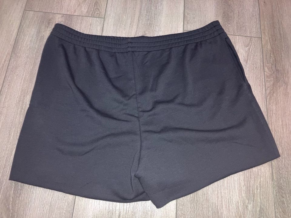 H&M Sweatshorts Gr. XL Grau kurze Hose 44 46 Shorts Damen Sport in Bergkamen