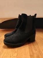 Stiefeletten Neu Schwarz Gr40 Schnäppchen für den nächsten Herbst Düsseldorf - Stadtmitte Vorschau
