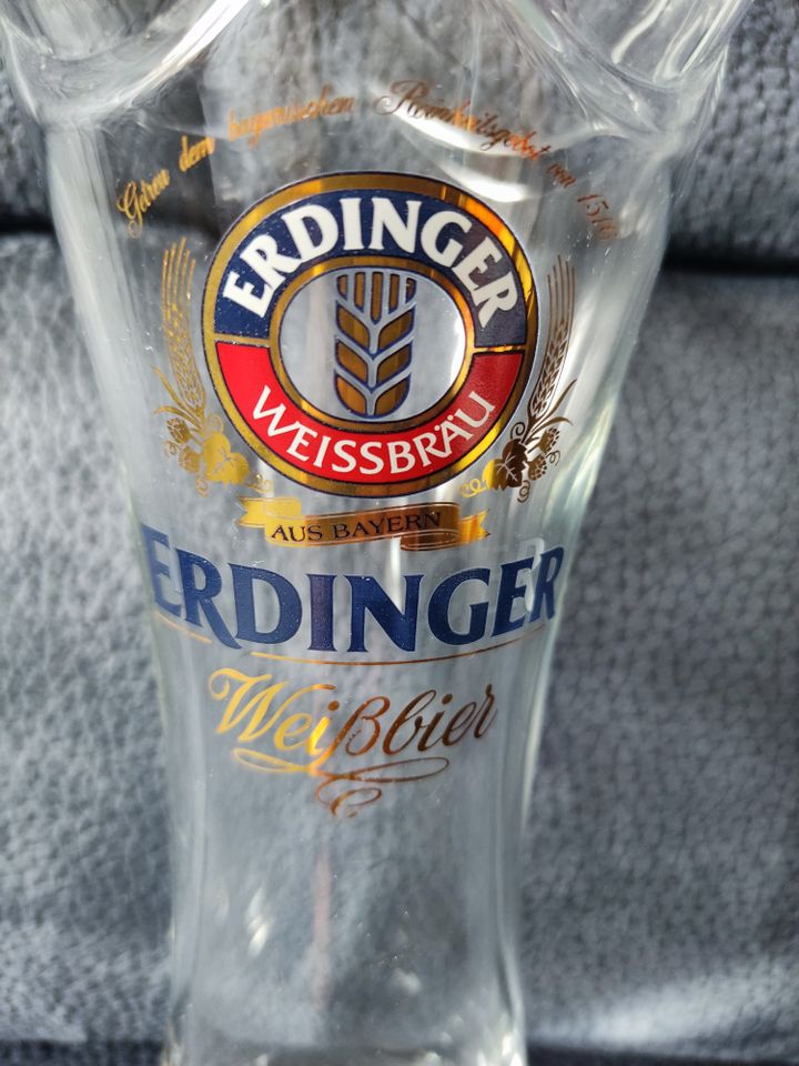 Erdinger Weißbier Glas Fußball in Hemau