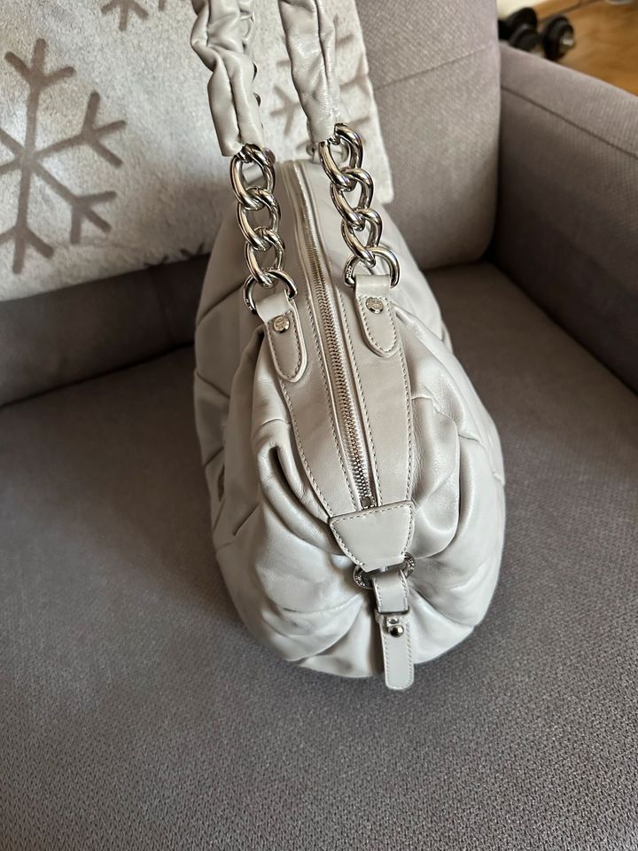 MCM Tasche schöne Form Leder Grau sehr hübsch in Dortmund