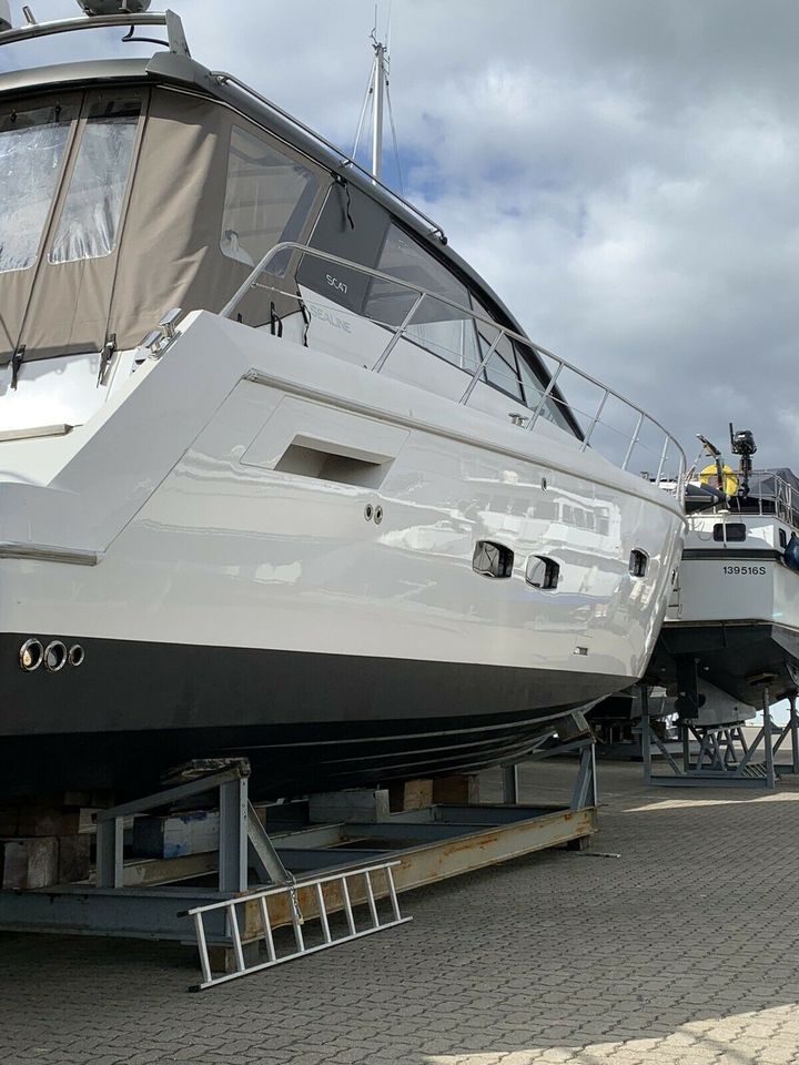 Yacht,Unterwasserschiff,Motoryacht,Segelyacht,polieren,Pflege in Schleswig