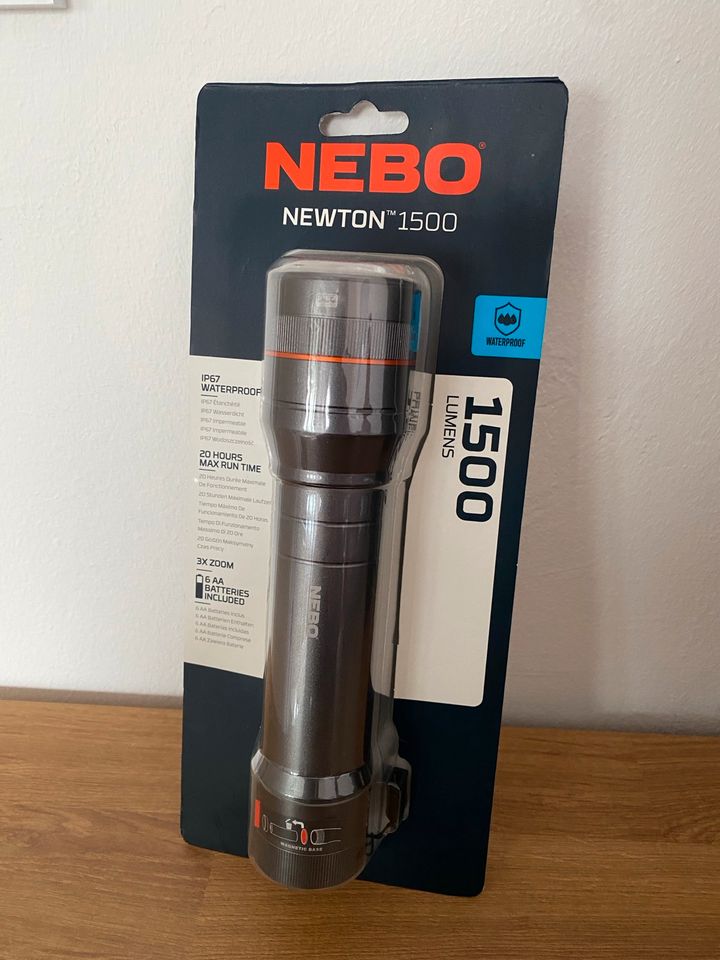 Nebo Newton 1500 Lumens Taschenlampe NEU in Frankfurt am Main