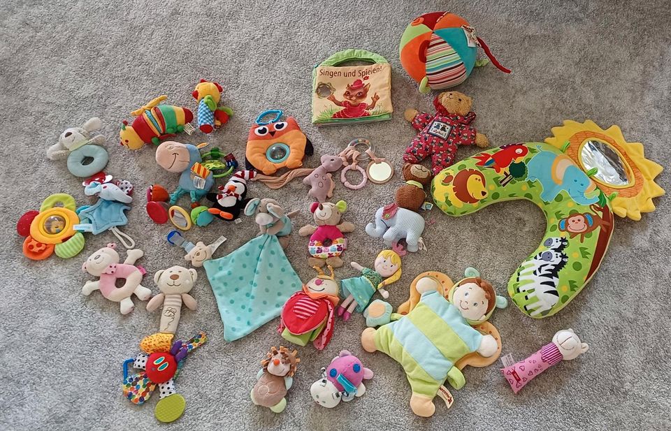 Babyspielsachen, Rasseln unvm. abzugeben in Dresden