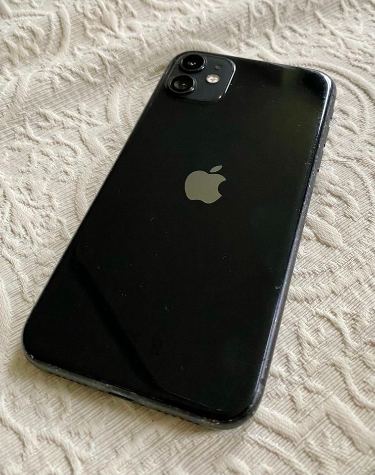 iPhone 11 64GB in Bremerhaven