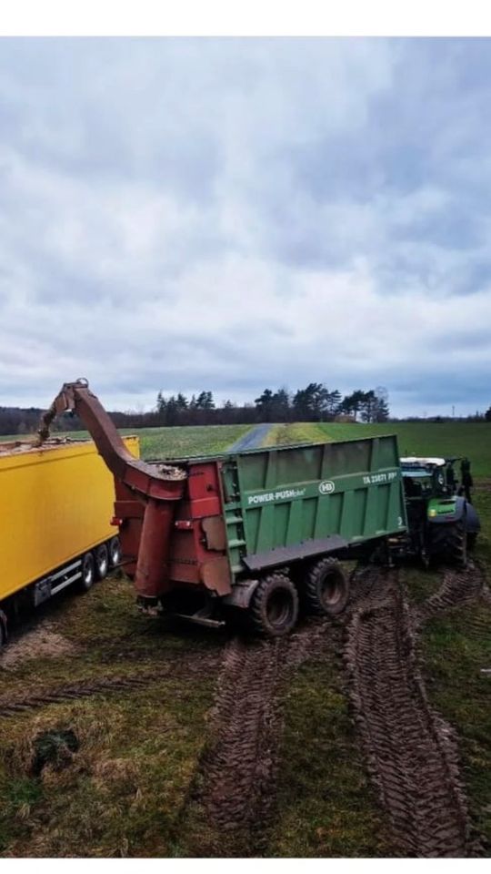 Schlepperfahrer Energiewald Hackschnitzeltransport in Pfeffenhausen