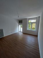 107 m² kernsanierte 5,5 Zimmer Wohnung mit 2x Balkon im 1. OG einer historischen Stadtvilla Duisburg - Röttgersbach Vorschau