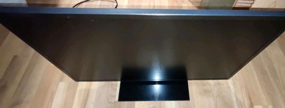 Fernseher, Flachbildschirm, Smart-TV, Desktop-Bildschirm 60cm in Cottbus