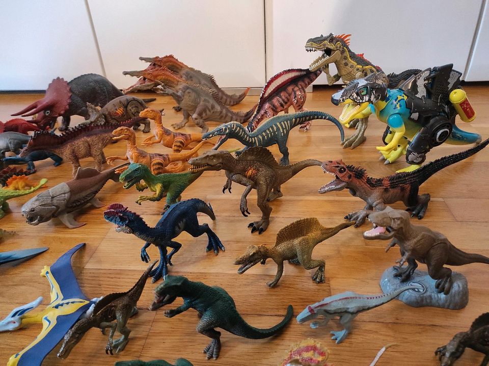 Dinosaurier, zB. Schleich, Mattel, Lego, ab in Kenn