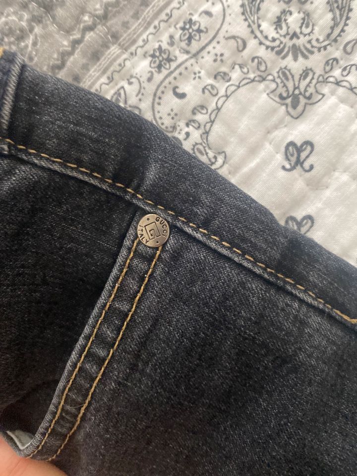 Jeans Gucci Gr.28 in Norderstedt