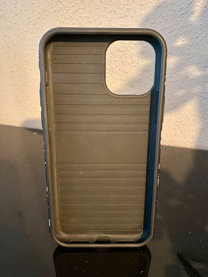 Burga Handyhülle iPhone 11 Pro in Geisenfeld