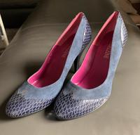 Pumps ** Echtleder ** blau ** Madeleine ** Gr 39 ** neu Baden-Württemberg - Bammental Vorschau