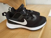 NIKE Laufschuhe Sportschuhe Turnschuhe Revolution 6 Gr.28 schwarz Baden-Württemberg - Schonterhöhe Vorschau