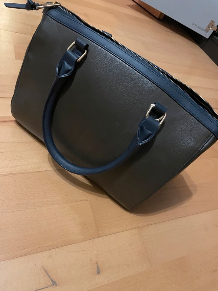 Nagelneue Handtasche in Bad Schönborn