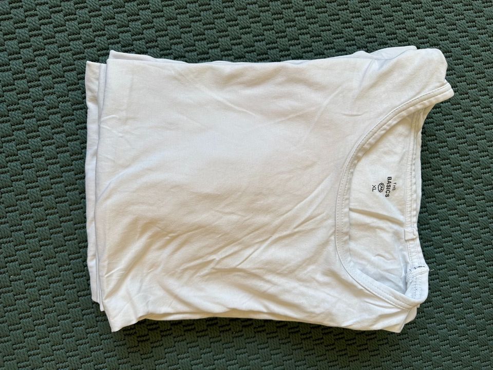5 Herren Unterhemden Basics Größe XL aus Baumwolle in Herrenberg