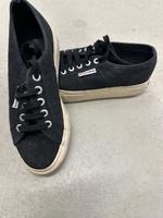 Superga Sneaker Plateau schwarz Gr. 36 Düsseldorf - Pempelfort Vorschau