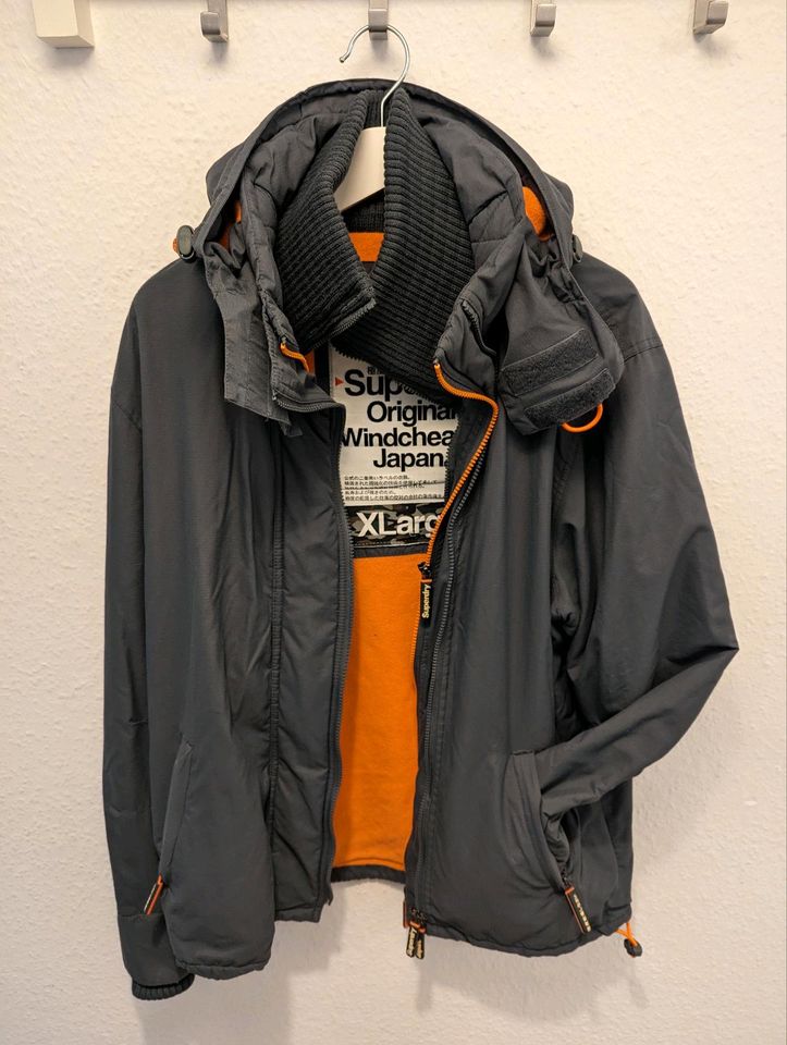 Superdry Jacke dunkelgrau grau orange XL in Hamburg