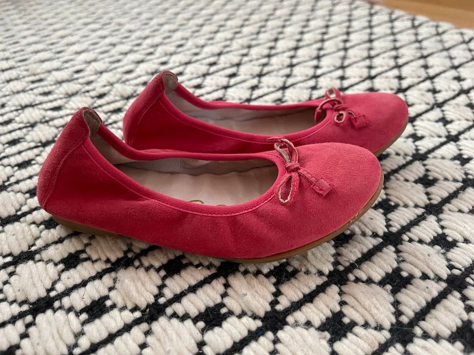 Ballerina, Unisa, rot, Leder, Gr. 28 in Grasbrunn