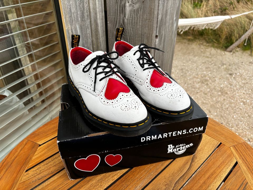 Dr. Martens 39 Joyce heart Edition weiß Herz Ausverkauft! in Wuppertal