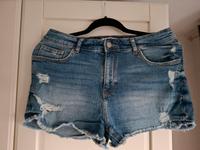 Jeans-Shorts H&M, Used-Look, Gr.38 Nordrhein-Westfalen - Gladbeck Vorschau