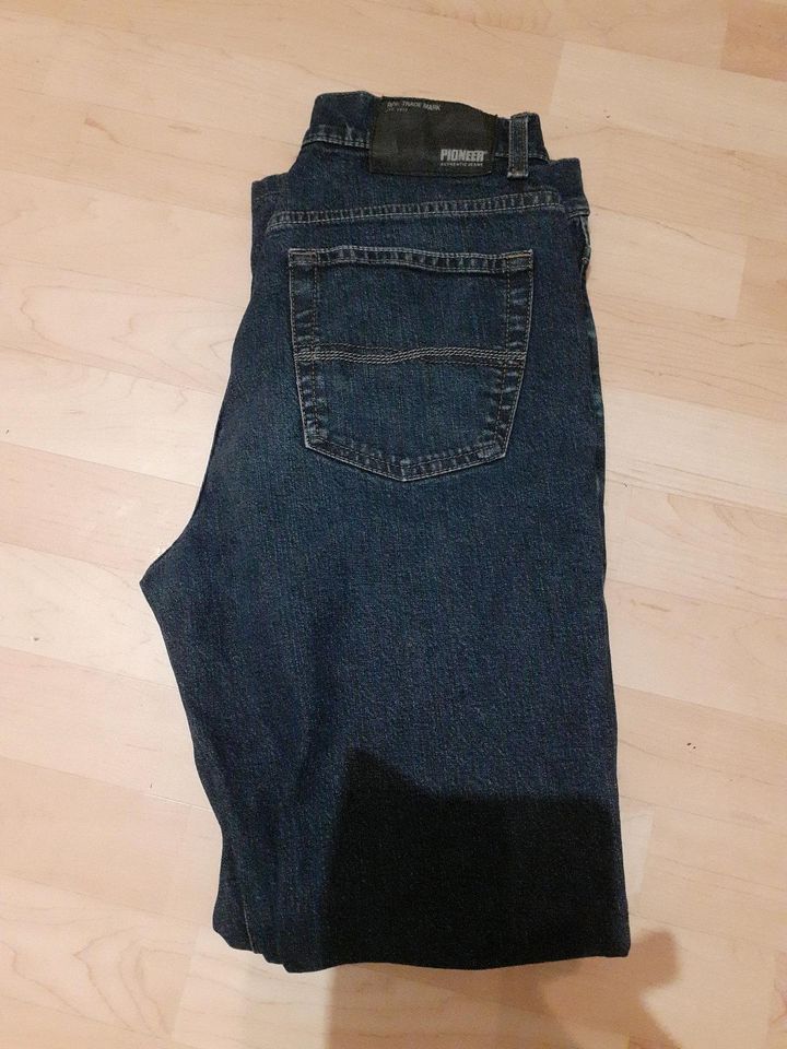 Jeans von Pioneer Gr. 30/34 in Gunzenhausen