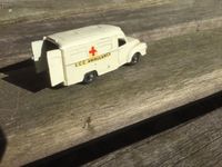 Lesney Lomas Ambulance Krankenwagen, alt, kein Matchbox, Siku Nordrhein-Westfalen - Meerbusch Vorschau