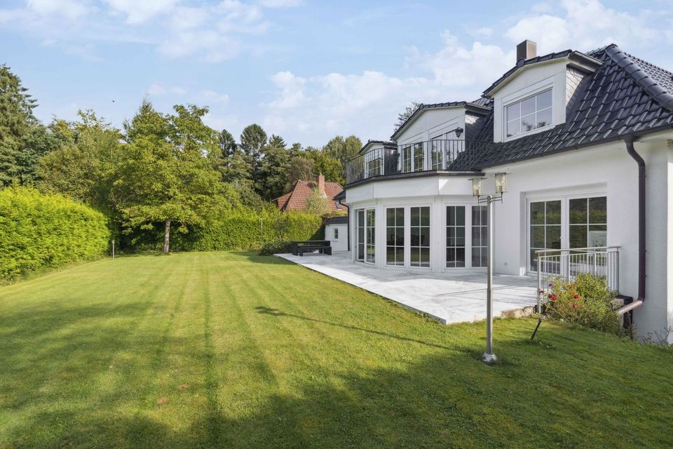 Exklusive Villa in begehrter Lage mit sonnigem Garten in Dassendorf