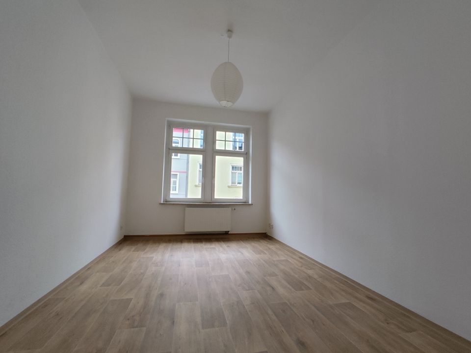 3 - Zimmer -Wohnung, neu renoviert, mit Balkon in Gera in Gera