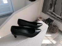 Lederpumps Gr. 38 neu Versand möglich Nordrhein-Westfalen - Jülich Vorschau