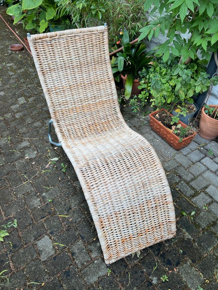 Rattan Liegestuhl in Offenburg