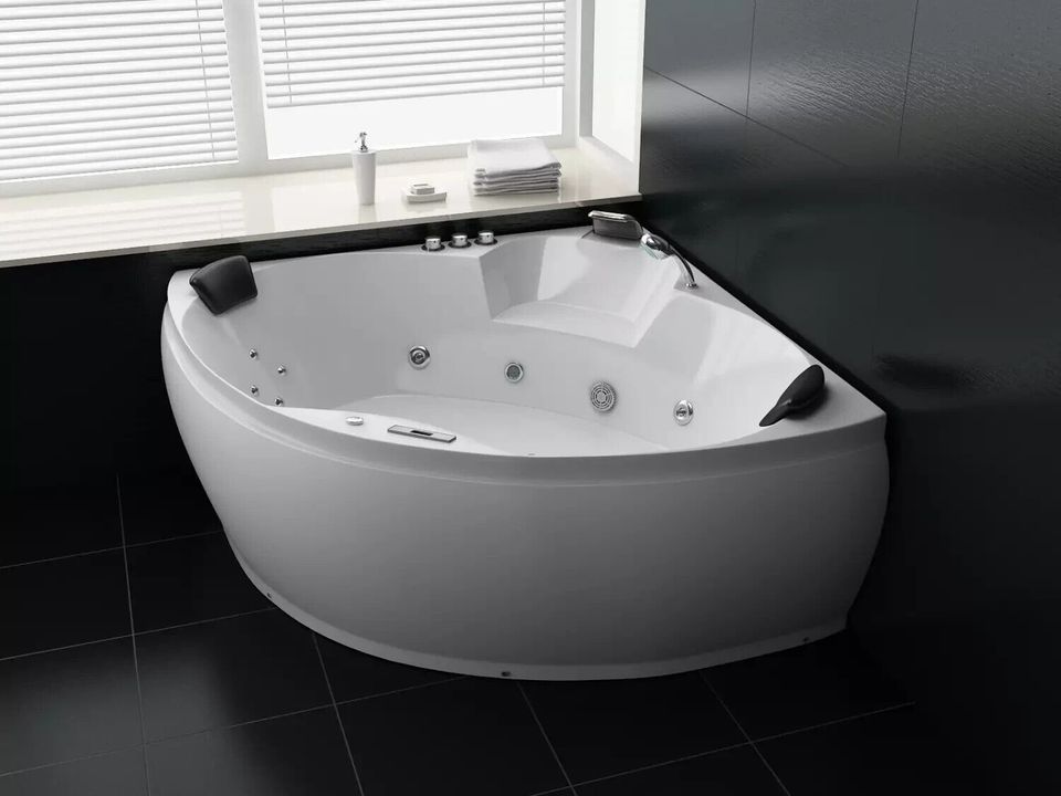 Whirlpool Bologna Badewanne Armatur Edelstahl Ozon Desinfektion in Bad Kissingen