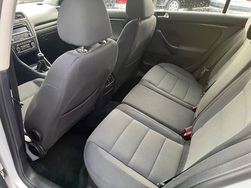 Volkswagen Golf VI Variant Comfortline|Steuerkette NEU|PDC in Neumünster