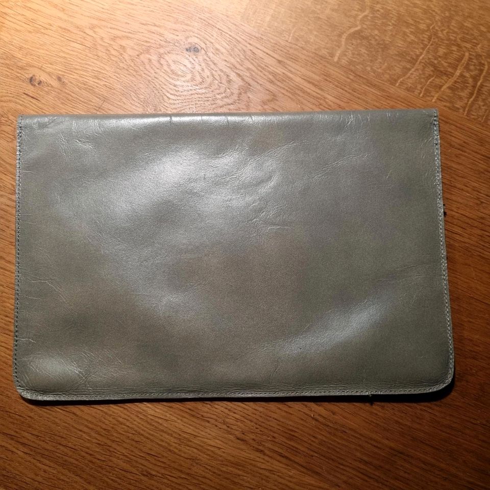 Leder Tasche Hülle Tablet in Brilon