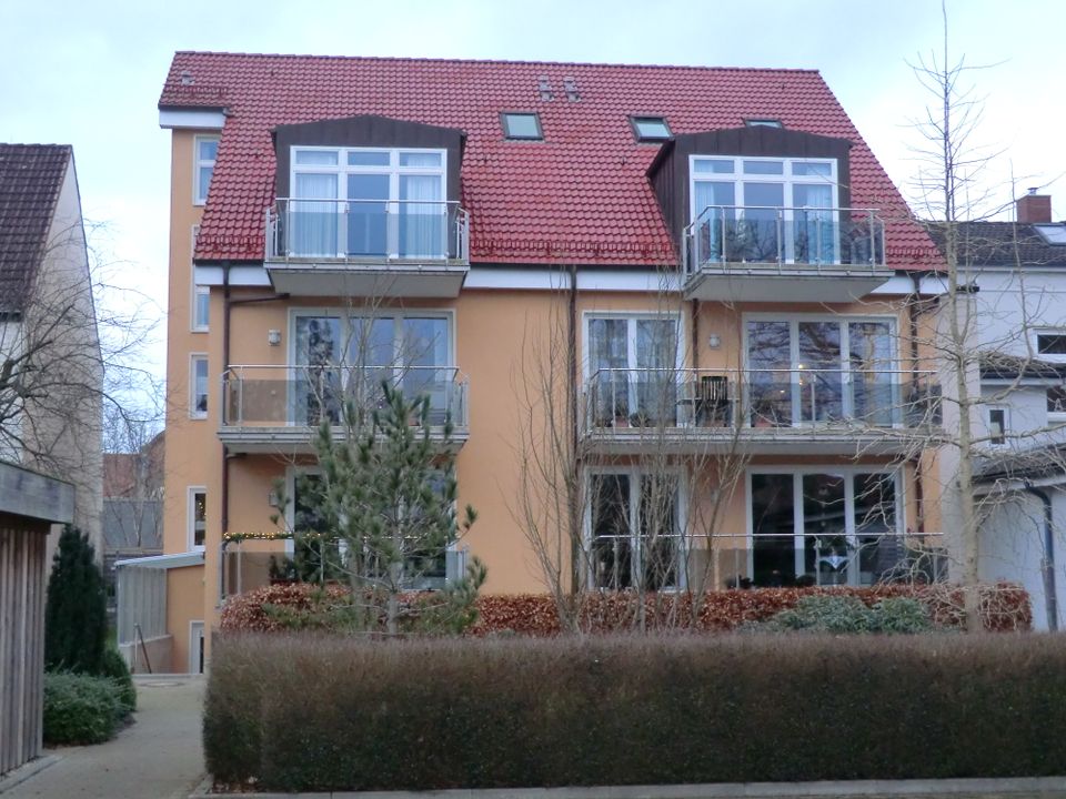 Preetz - Zentrum: Top - 3 - Zi - Wohnung mit Südbalkon zum Garten in Preetz