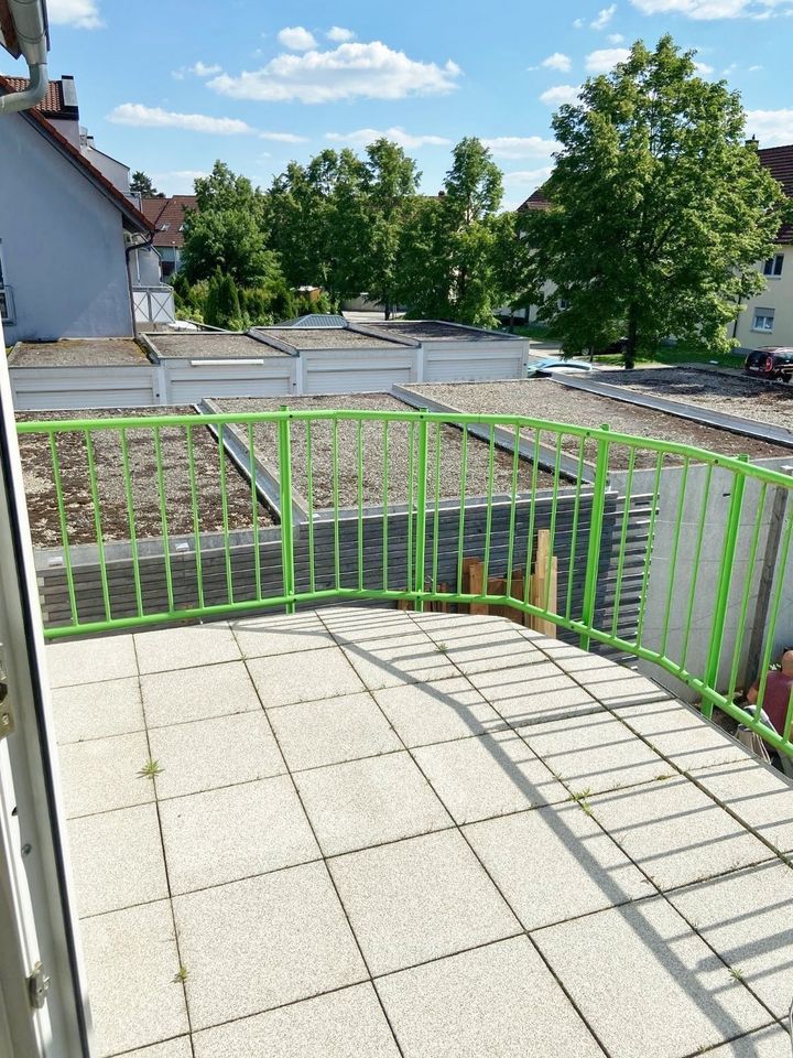 4 Zimmer-Terrassen-Wohnung mit Balkon, EBK und Garage in ruhiger Lage Erlangen / Büchenbach-West in Erlangen