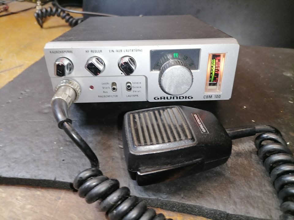 CB Funkgerät Grundig CBM 100 mit Orginal Mikrofon mit Stromkabel in Stelle