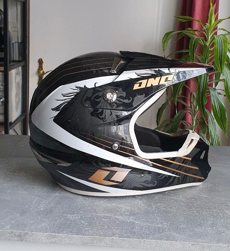 One Industries Kombat Motocross Helm in Frankfurt am Main