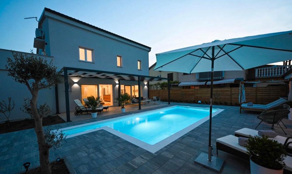 Ferienhaus-Villa Kroatien Zadar-Region mit Pool, Strandnähe 6+2 in Freudenstadt