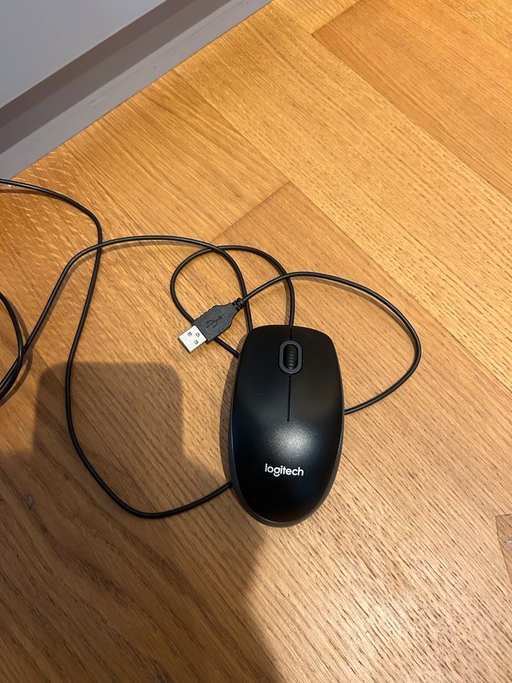 Logitech Maus mit USB Anschluss in München
