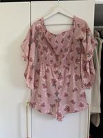 Jumpsuit floral Blumen Shorts Schulterfrei Gr. 38 Niedersachsen - Braunschweig Vorschau