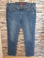 figurbetonte, schmale s.Oliver Shape Slim Jeans Hose Gr. 44/32 Saarland - Oberthal Vorschau