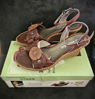 Moda Echtleder Sandaletten Blumen Damen Schuhe Gr. 39 braun NEU Wandsbek - Hamburg Jenfeld Vorschau