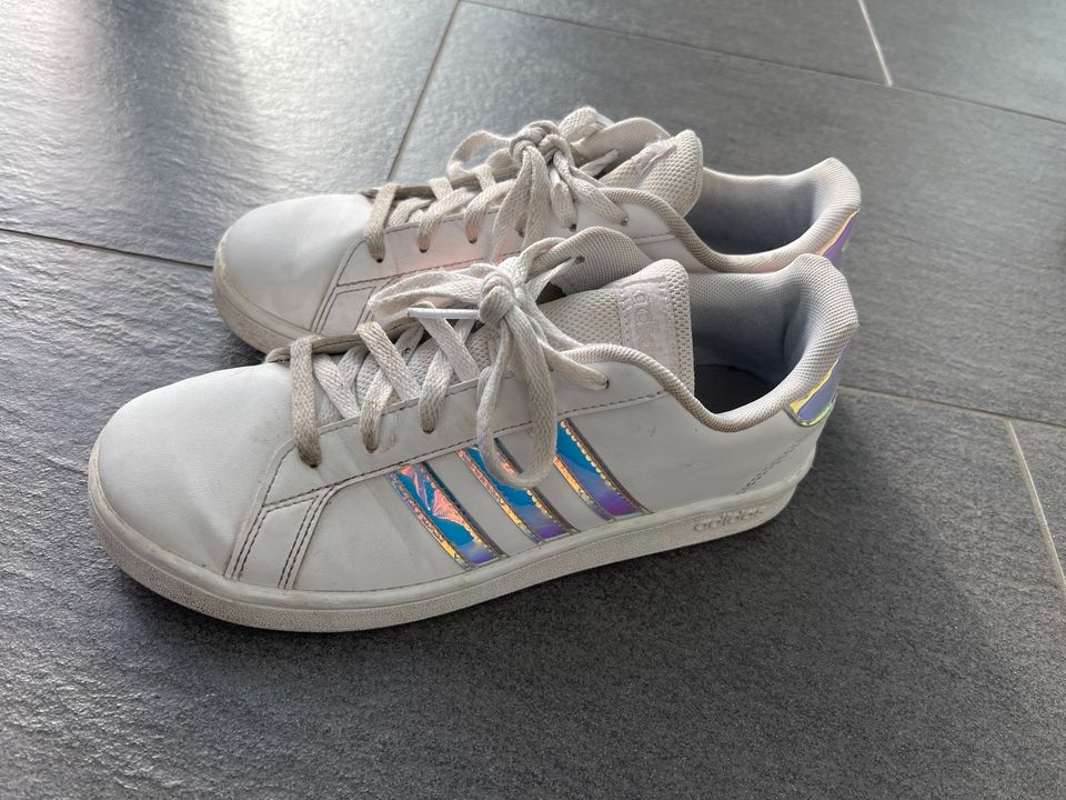 Topp❤️ adidas * sneaker * weiß * 36 2/3 in Hirschberg a.d. Bergstr.