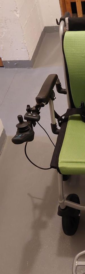 Elektro-Rollstuhl in Laufen